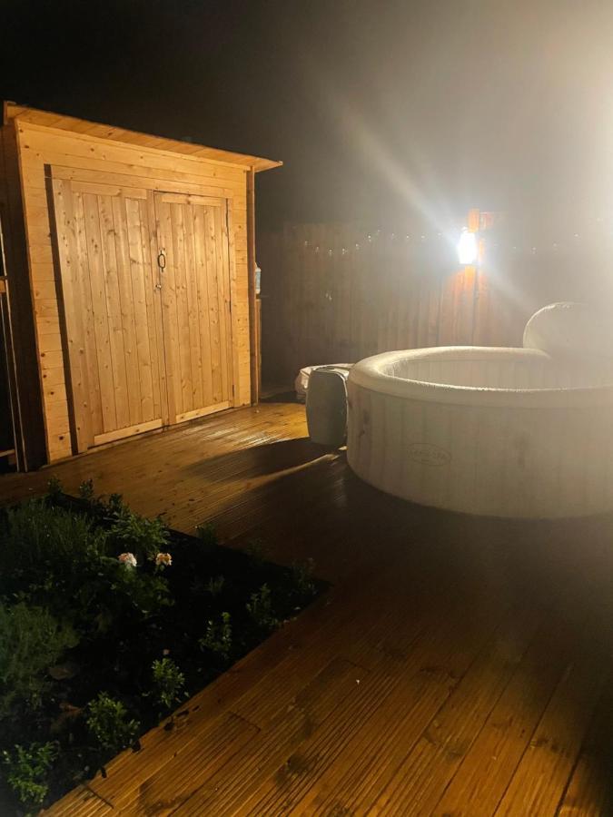Chwilog O Dan Y Coed Luxury Yurt With Hot Tub酒店 外观 照片